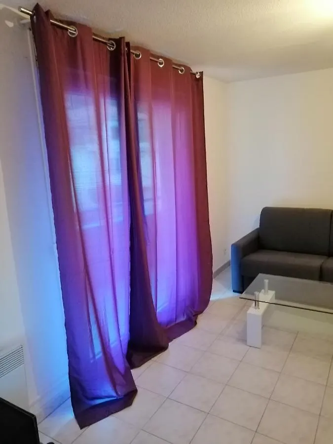 Appartement Appart F1 entier avec parking securisé à Nice