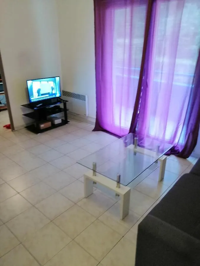 Appart F1 Entier Avec Parking Securise Apartment Nice 0*,