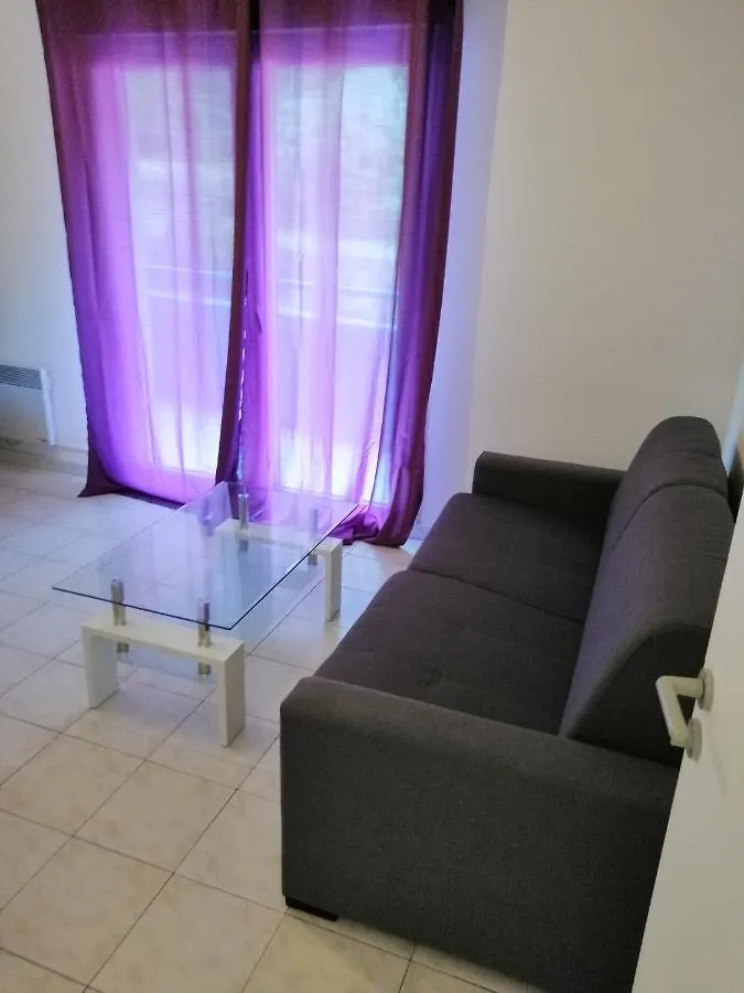 Appartement Appart F1 entier avec parking securisé à Nice