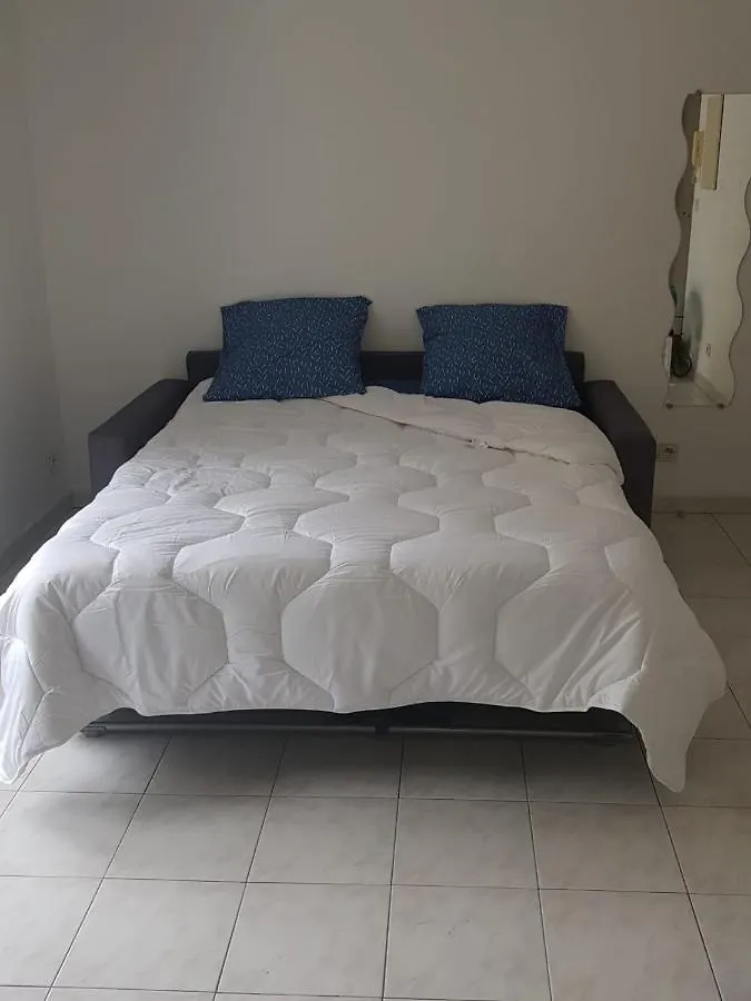 Appartement Appart F1 entier avec parking securisé à Nice France